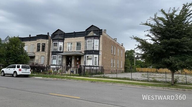 Building Photo - 8225 S Ingleside Ave Unit 1