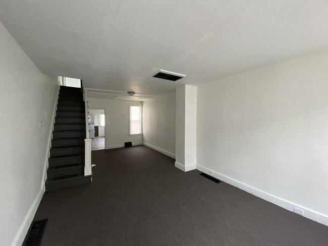 Photo - 648 W College Ave