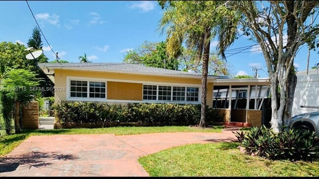 Building Photo - 4035 SW 11th St