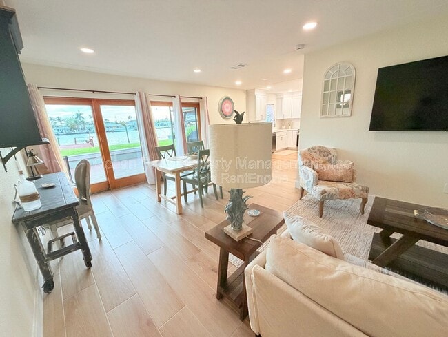 Photo - 724 Sunset Cove