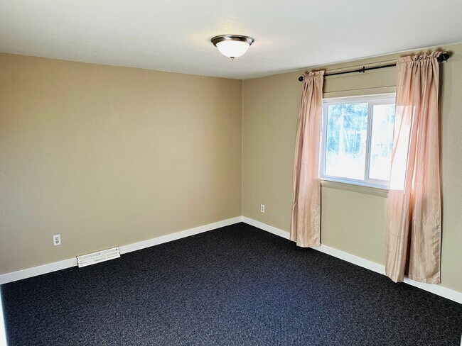 Photo - 720 1/2 S. 32nd St. Unit Back House