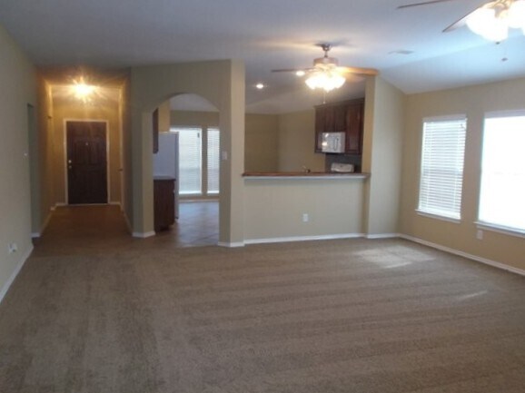 9307 Lakeway View Ln
