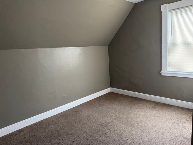 Building Photo - 10 Winsor St Unit 10 Winsor st apt#3