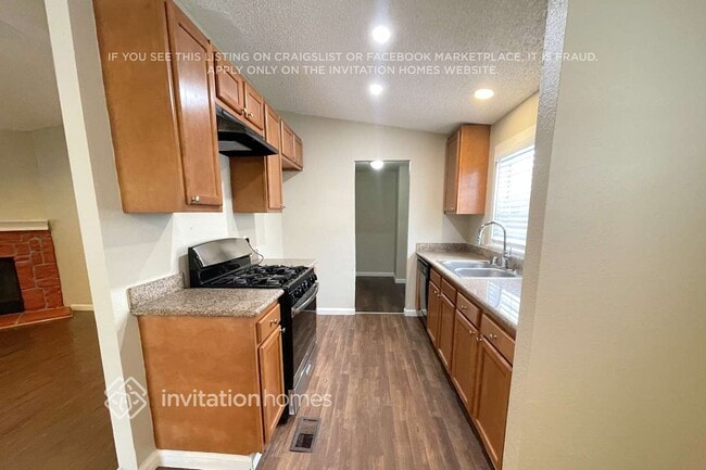 Photo - 1536 Emeric Ave