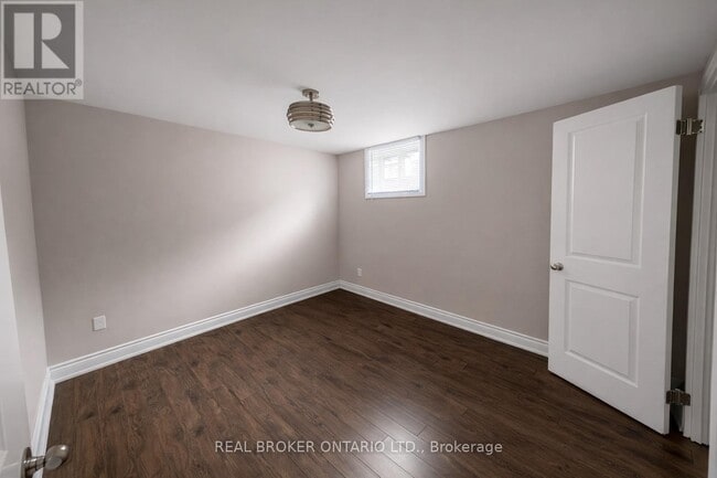 Photo - 926 Flagship Dr