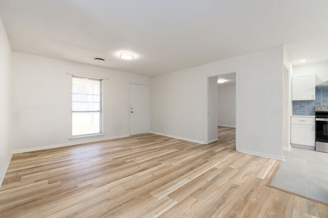 Photo - 1802 Janis Dr