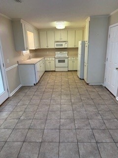 Photo - 100 Mill Pond Dr