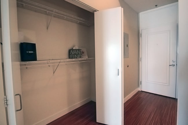 Photo - 47 E Lake St