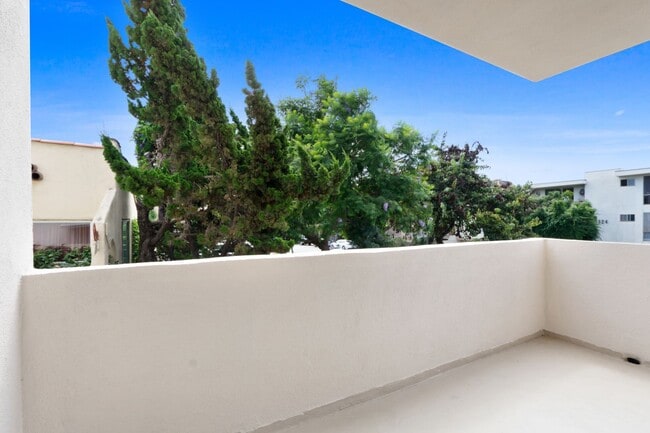 Photo - 1319 Berkeley St Unidad 1