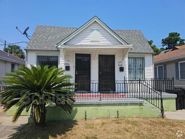 Building Photo - 3506 Live Oak St Rental