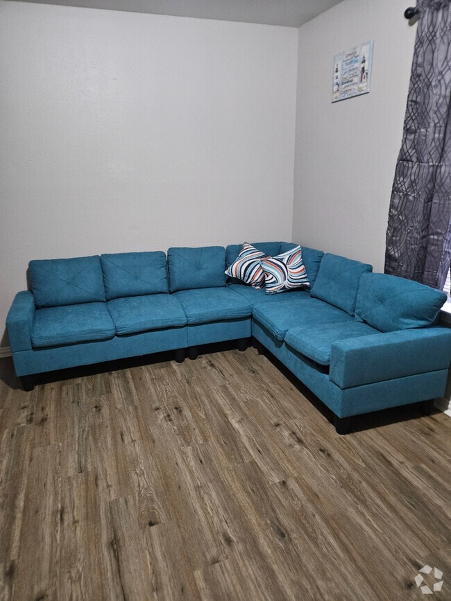 Building Photo - Room in Duplex on Stalcup Rd Rental