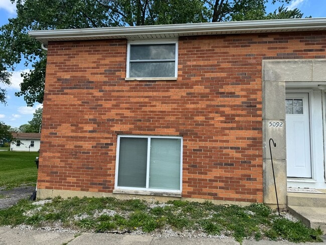Building Photo - 5090-5092 Beacon Hill Unit 5092 Beacon Hill Rd