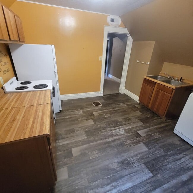 Photo - 825 Madison St