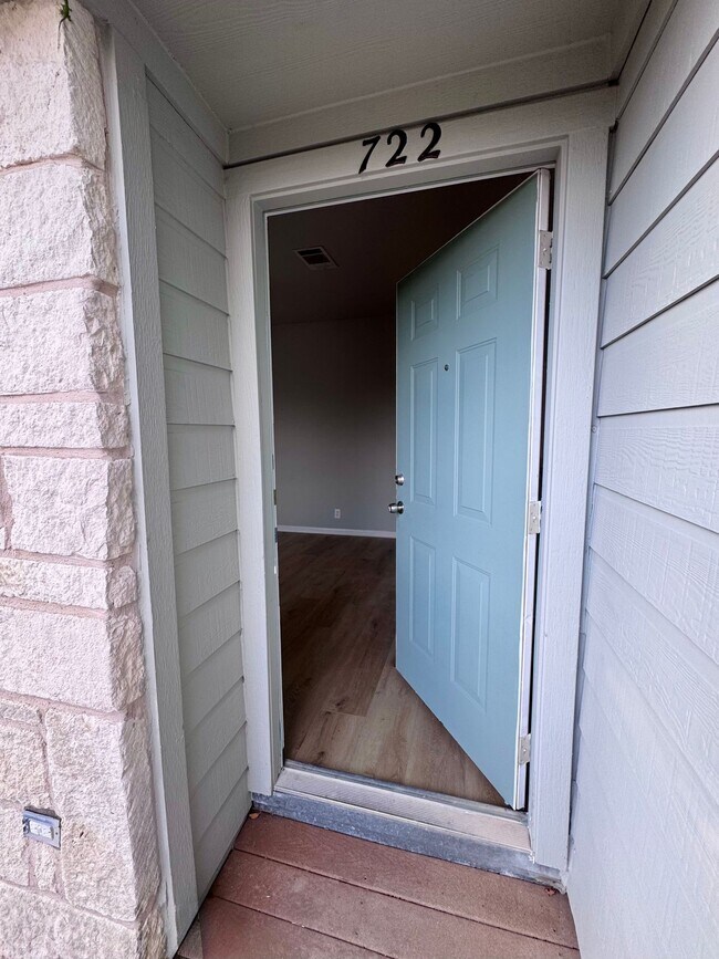 Photo - Cedar Park Condo  Freshly Updated Unit #722