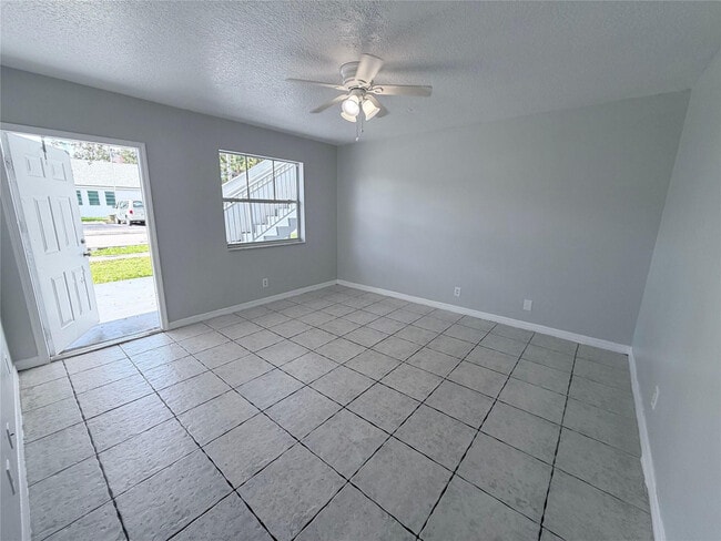 Photo - 230 SW 11th Ave Unidad 2