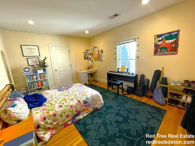 Photo - 27 Lothrop St Unit 2