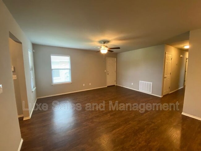 Photo - 793 SW 13th St