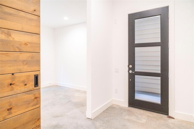 Photo - 5869 E Post Oak Ln