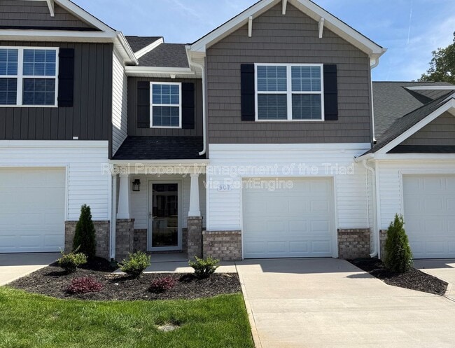 Building Photo - 907 Elderberry Wy
