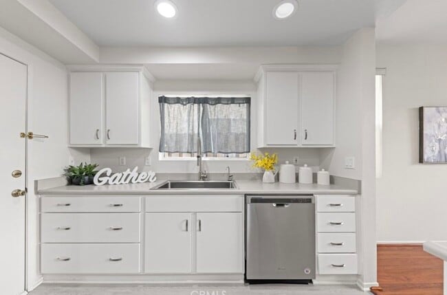 1232 Mission Pl
