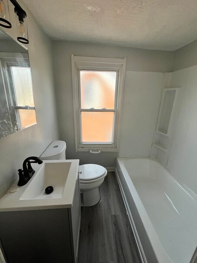 Photo - 4679 E 144th St