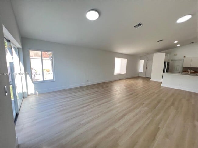 Photo - 1393 Majesty Ter House