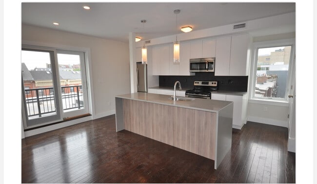 Photo - 685 Massachusetts Ave Unidad 9