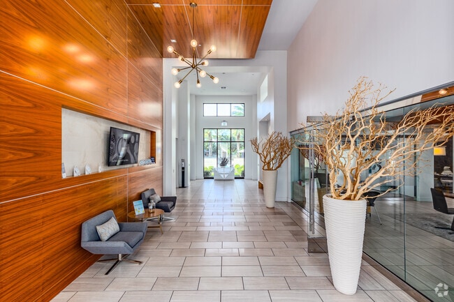 Nine12 Gateway Apartments