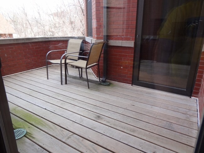 Photo - Available August 12th - 3 bed 2 bath Wicker Park Unit 302