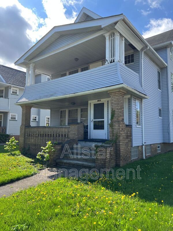 Building Photo - 17200 Grovewood Ave Unit Up Rental