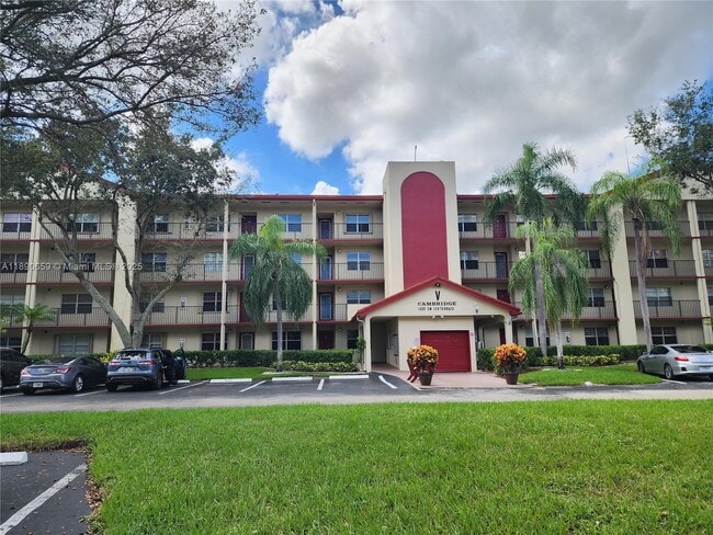 Building Photo - 1000 SW 128th Terrace Unit 307V