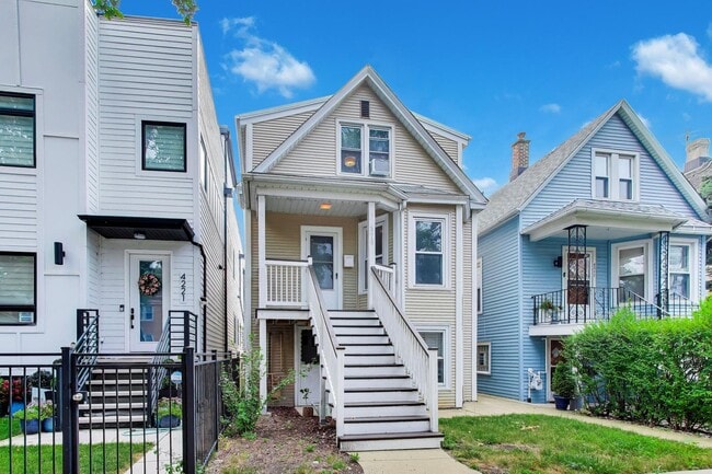 Photo - 4219 N Albany Ave Unidad 2