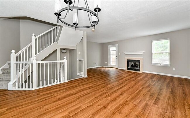 Photo - 229 Hillvue Dr