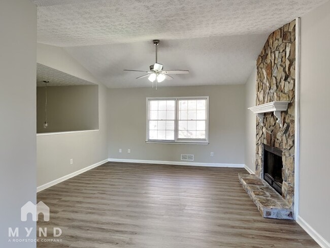 Photo - 105 Stephens Ave