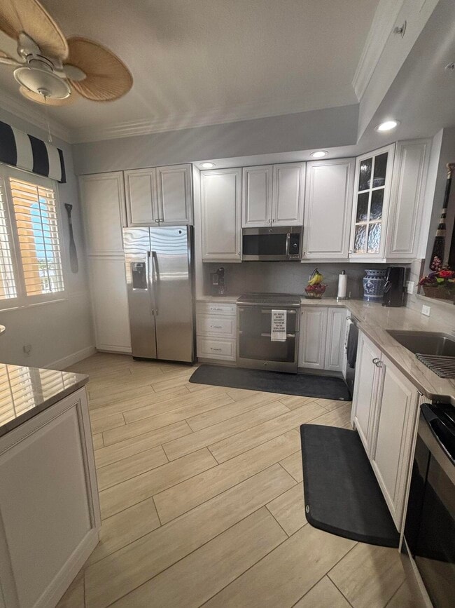 Building Photo - 4 Harbour Isle Dr E Unit Ph 6 Rental