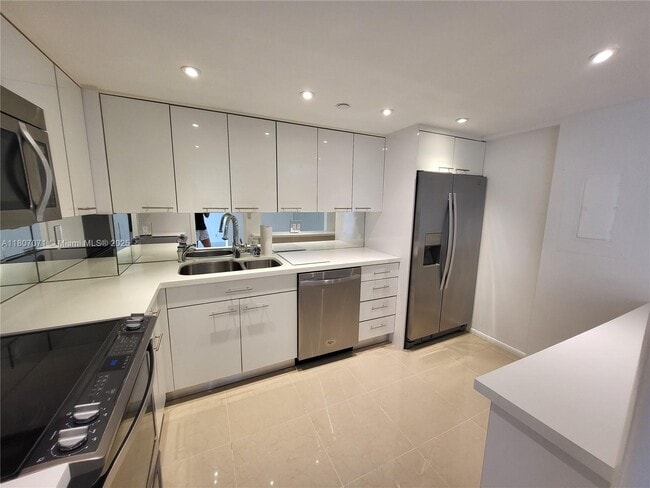 Photo - 1000 Quayside Terrace Unidad 510 Rental