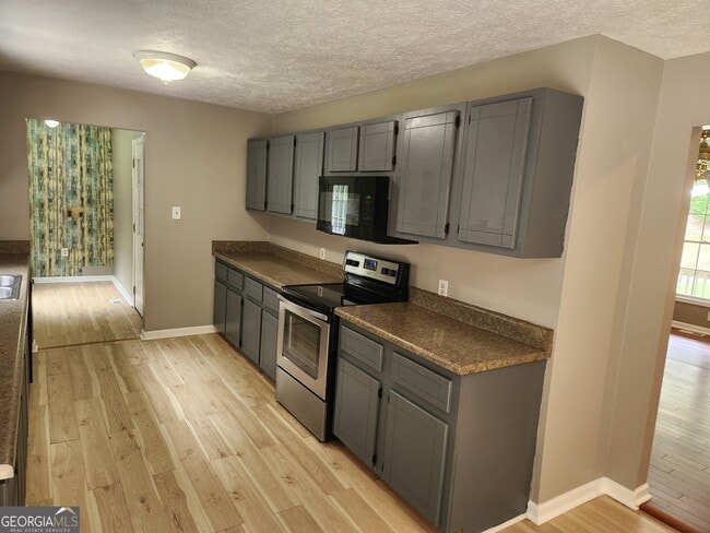 Photo - 1077 Moran Lake Rd NE