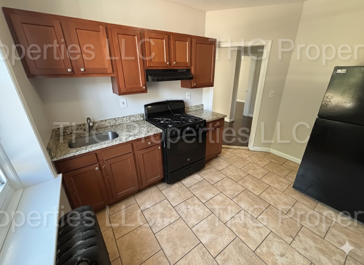 Photo - 678 Scotland