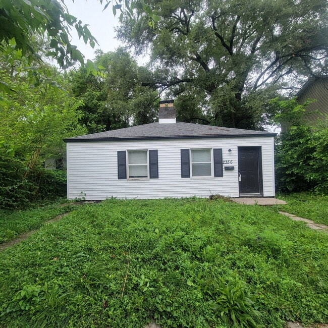 Building Photo - 2 bedroom