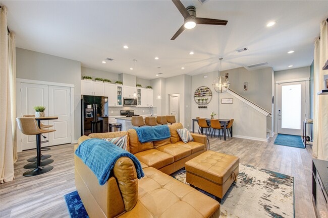 Photo - 415 Stonework Garden Ln