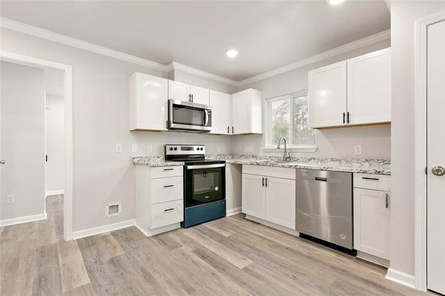 Building Photo - 28402 Champion Oaks Dr Rental