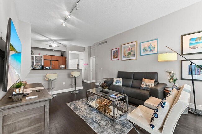 804 E Windward Way Unit 120
