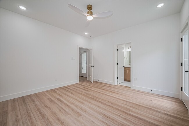 Photo - 6021 Maybell St