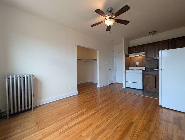 Photo - 2737 N Spaulding Ave Unit 312