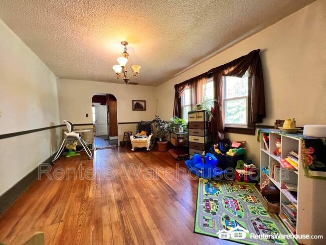 Photo - 7617 Hoover St