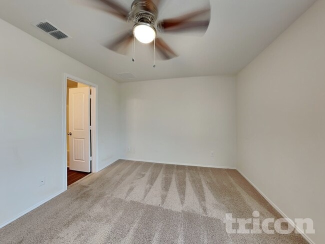 Photo - 5632 McClelland St