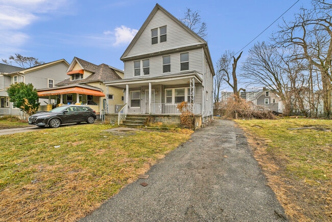 Photo - 9502 Talbot Ave