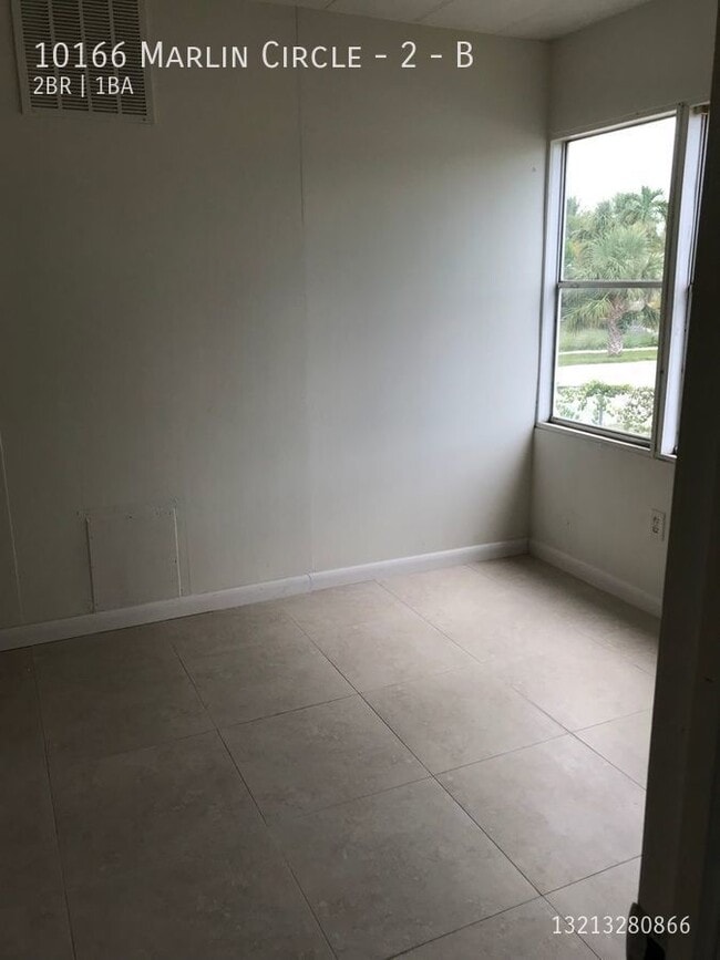 Photo - 10166 Marlin Cir Unidad B