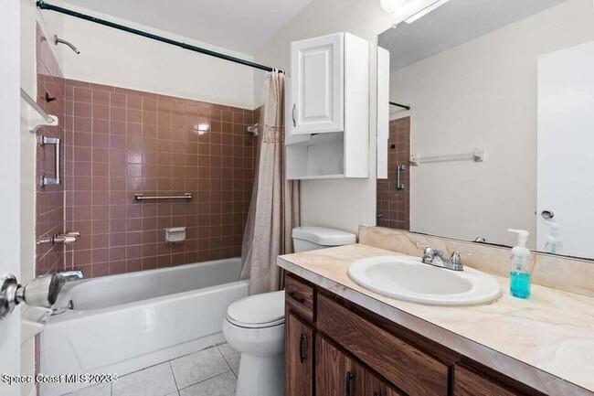 Photo - 1411 Sheafe Ave NE