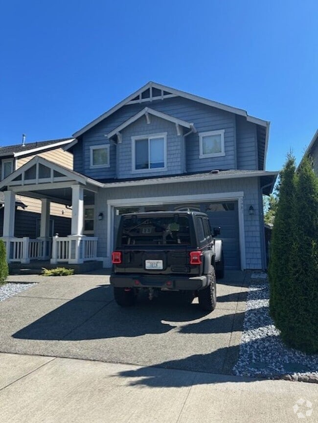Building Photo - 4 Bedroom Rental